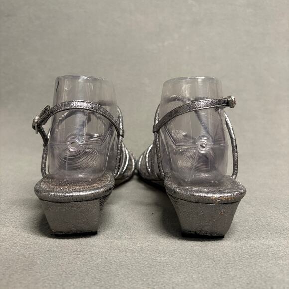 STUART WEITZMAN Women's Metallic Silver Leather Sandals Size 9 Gladiator Demi - Picture 4 of 16